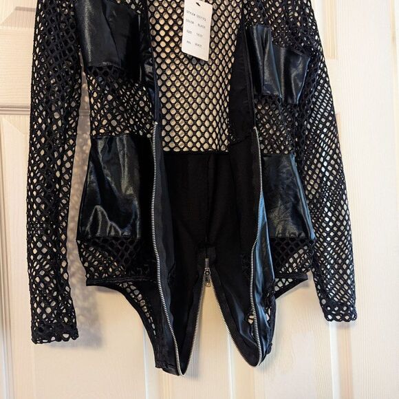 MUSIC LEGS Fishnet WET-LOOK V SHAPE TEDDY Zipper Long Sleeve Sexy Halloween NWT - Picture 9 of 16